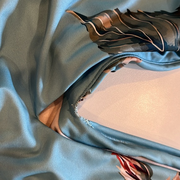 ALBION TURQUOISE RICA Cape Swim Crop - Picture 7 of 7